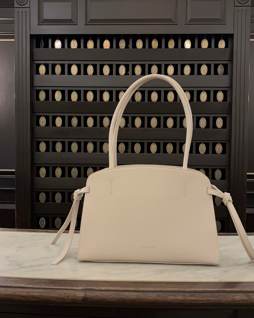 Pirrie Hourglass Bag - Crème