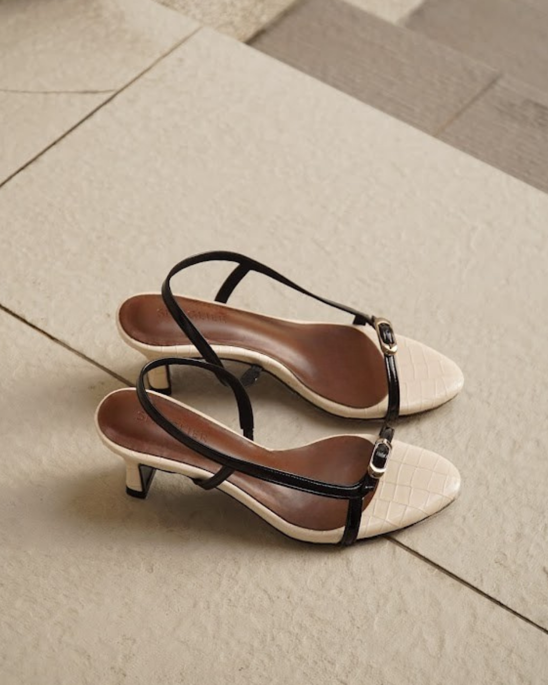 Solene - Suit & Pearl