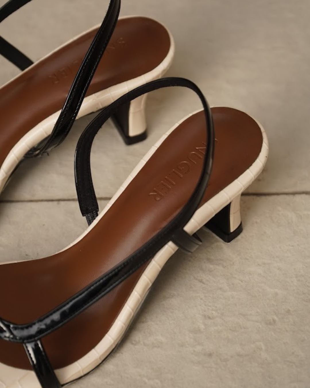 Solene - Suit & Pearl